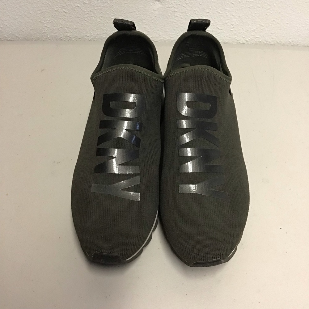 DKNY Women Slip-On Knit Sneaker in Olive size 8,5